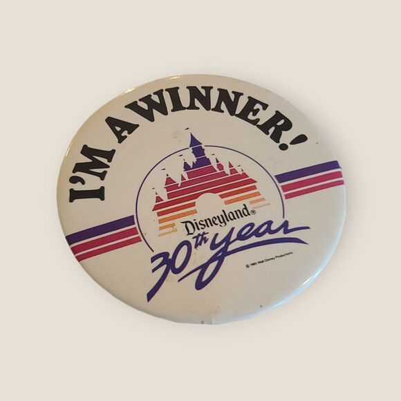 Retro 1985 Vintage Disneyland I'm a Winner 30th Year Button Pin Brooch - Picture 3 of 6